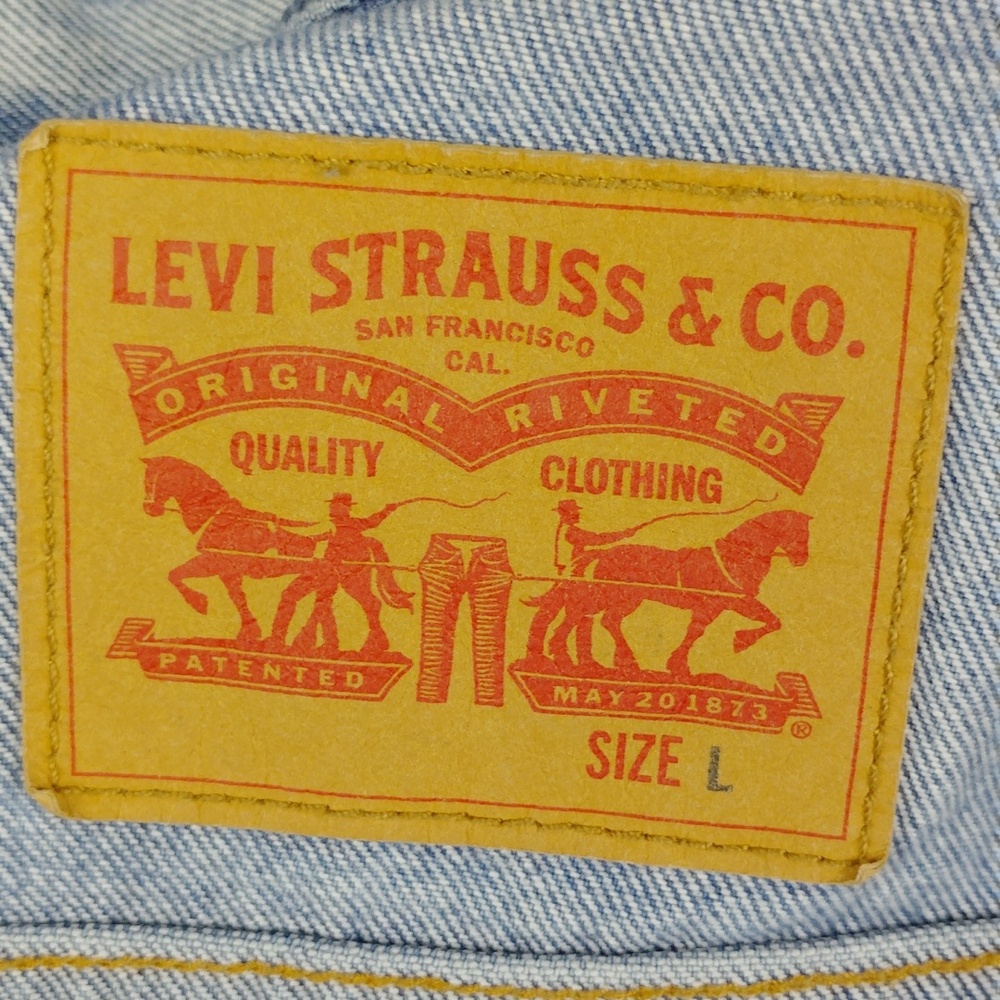 Levi Strauss & Co. Classic Blue Denim Mens Jacket. - Picture 16 of 16